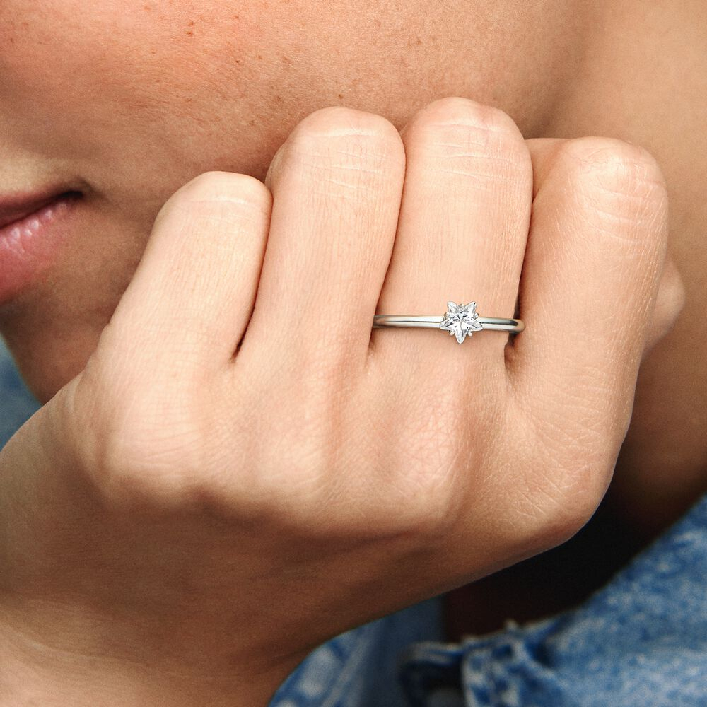 Pandora Ring fur Damen Celestial Sparkling Star 190026C01 online kaufen